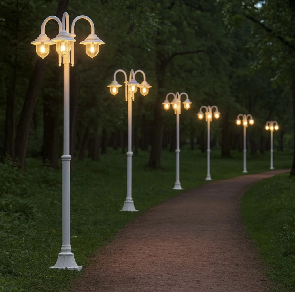 Lampione classico Bianco da giardino a 3 luci E27 in alluminio lanterna da esterno IP54 per vialetti parchi e ingressi eleganti