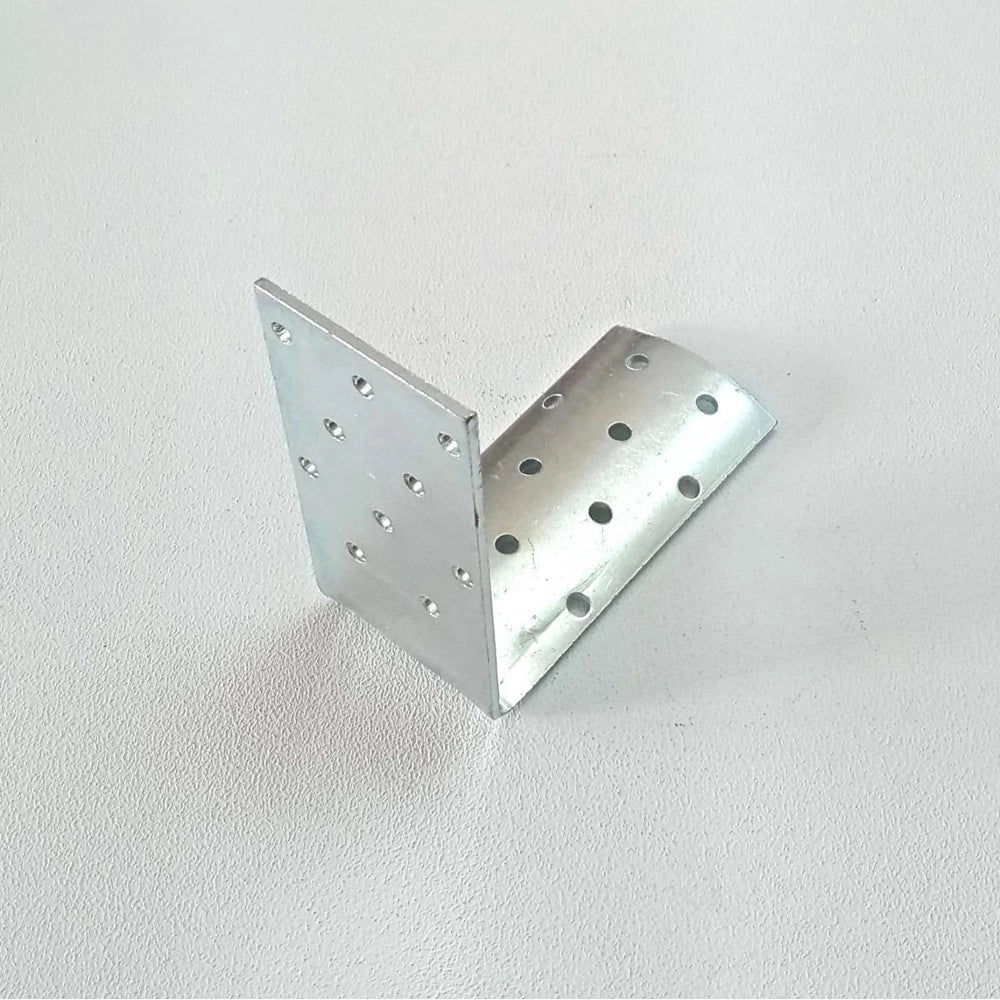Piastra 100x100mm ad angolo per giunzione di pali tondi e quadri zincata bianca