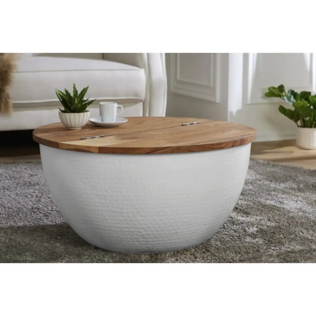 Tavolino basso TRIANE 60 cm con contenitore – Piano in legno di acacia e struttura in metallo bianco martellato