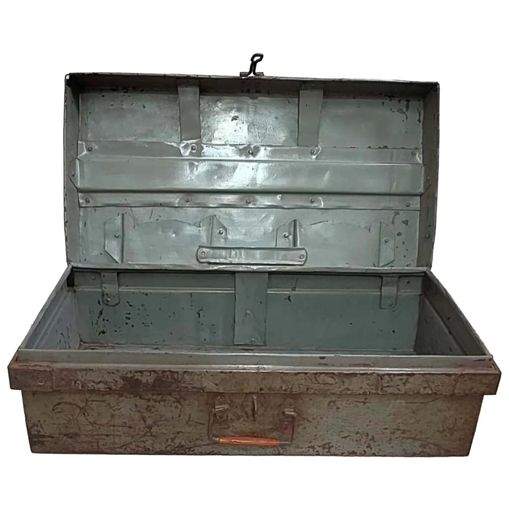 Valigia artigianale in metallo, 67x37x25h cm