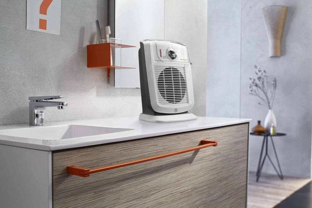 De'longhi hbc 3032 termoventilatore caldobagno, 3 livelli di potenza, funzione eco-silence, protezione antigoccia, ventilazione estiva, avvolgicavo, per ambienti fino a 65 m³