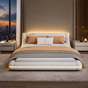 Letto basso 140 x 200 cm bianco in PU con illuminazione LED controllabile