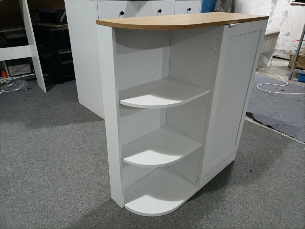 Mobile angolare salvaspazio con ripiani aperti e vani chiusi, bianco effetto rovere, in MDF