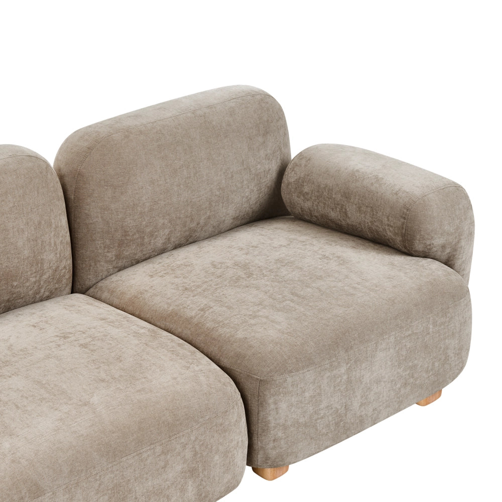 Divano modulare a 3 posti in tessuto con pouf tre elementi idrorepellente gambe in legno beige stile moderno