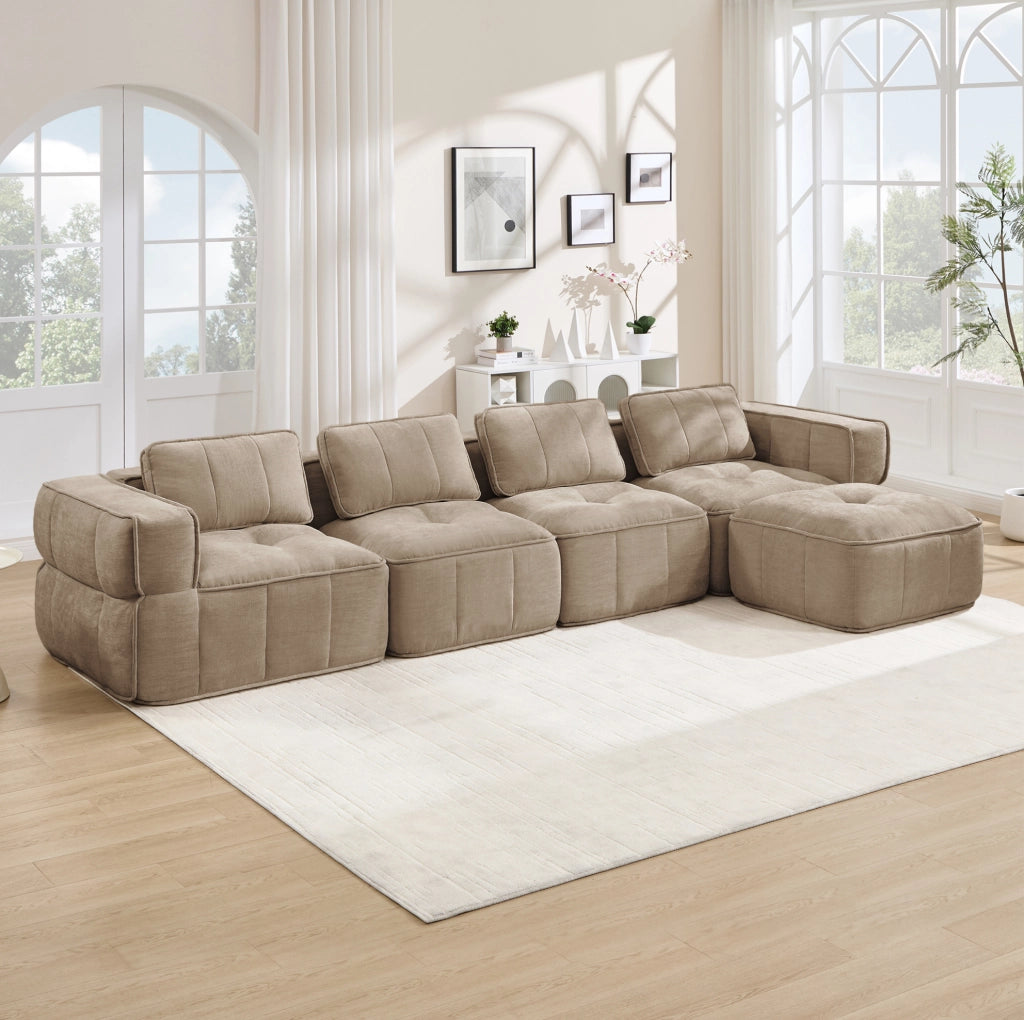 Divano modulare angolare con pouf 344x162x67 cm in poliestere; color sabbia