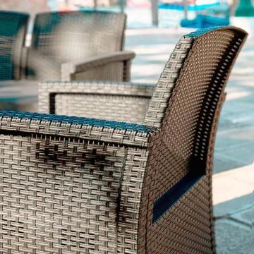 SALOTTO VENEZIA IN WICKER TAUPE CON TAVOLO, DIVANO E POLTRONE OKX
