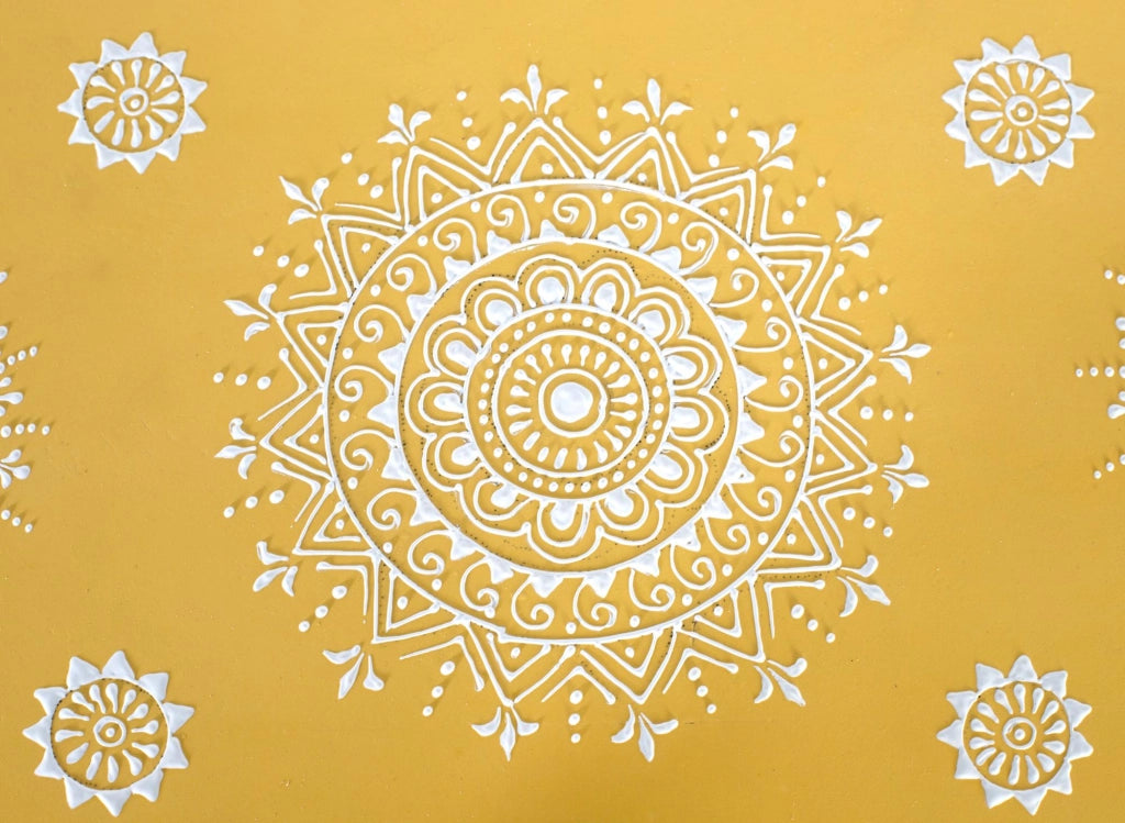Credenza in legno di mango con anta decorata a mano