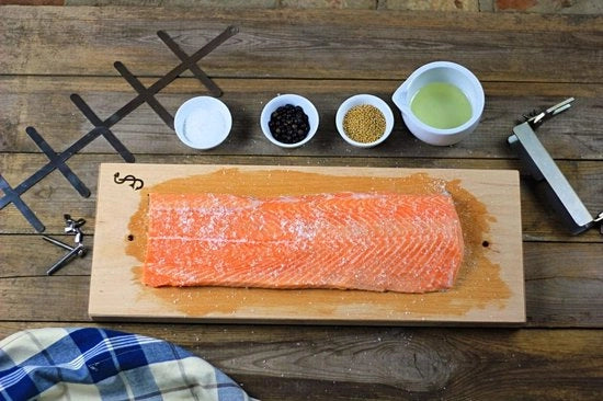 Beukenhout extra breed, heerlijke zalm di fuoco dall'originale tavola di fumo. La piastra per grigliare è perfetta per il pesce, la trota e il filet della piastra di fuoco! Con supporto in acciaio inossidabile massello regolabile.