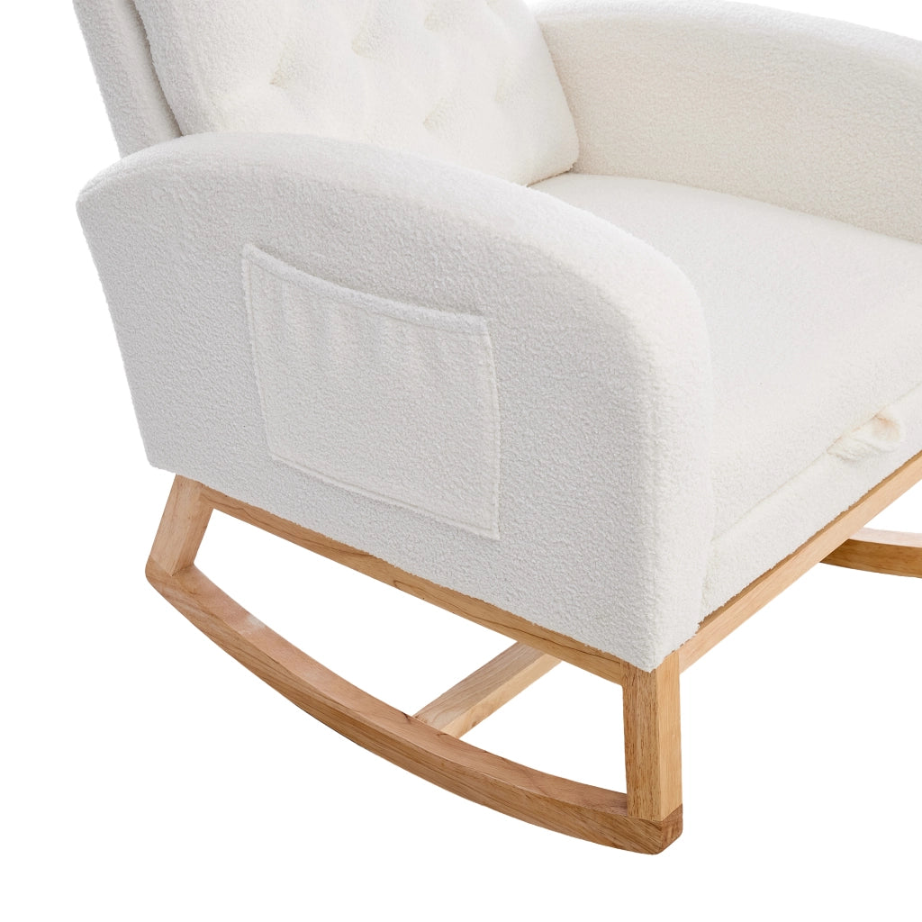 Sedia a dondolo con poggiapiedi estraibile e tasche laterali in bouclé e legno - bianco