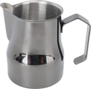 Melkkan 12 Onze Roestvrijstalen Melkopschuimkan con Disegno di Uscita in Stile Aquila - 450 Ml - Materiale Sicuro per la Cucina - Pitcher per Tazza per la Casa - Titanio Nero.