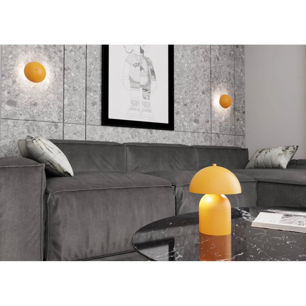 Lampada da tavolo Mush in acciaio arancione opaco