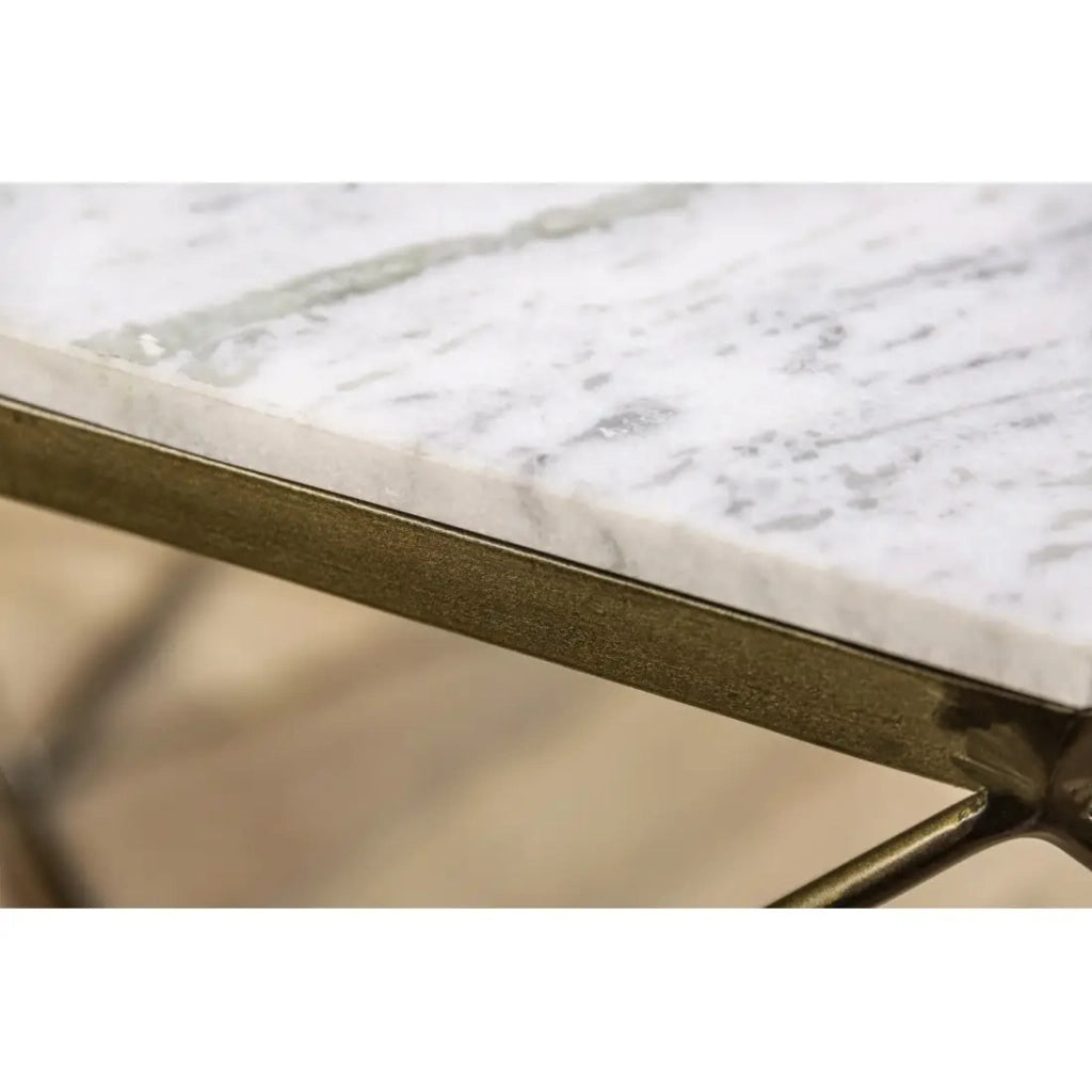 Tavolino basso NEXORA 70 cm in marmo bianco e metallo finitura ottone design geometrico