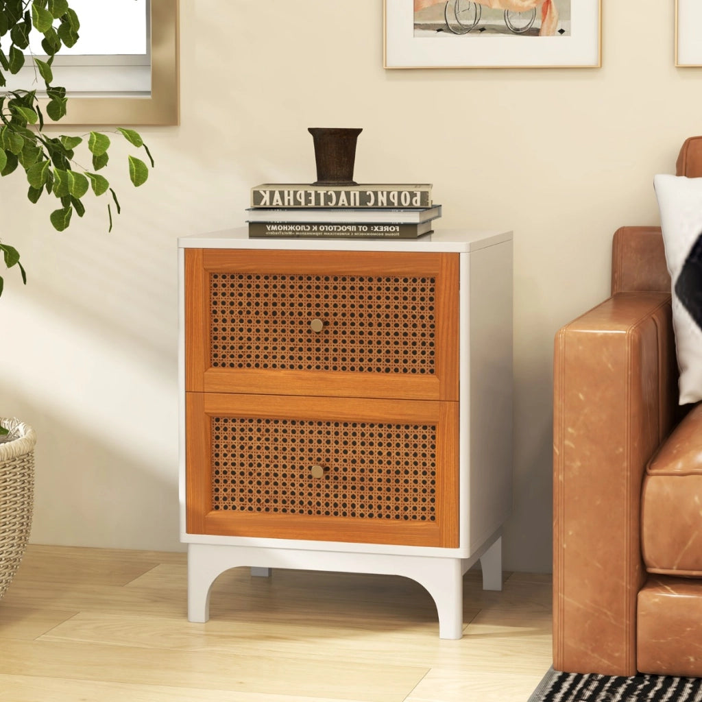 Comodino rattan con 2 cassetti decorati in rattan intrecciato a mano, Tavolino boho con gambe in legno massello Bianco-Comodini