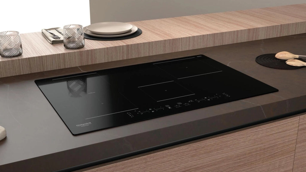 Hotpoint Ariston Piano cottura a induzione Hotpoint HB 0577B NE