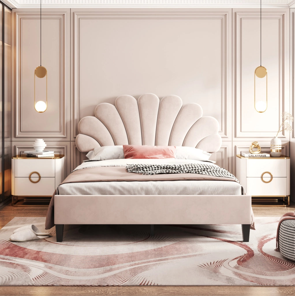Letto matrimoniale 140x200 cm; testiera floreale e rete a doghe; velluto; beige (Senza materasso)
