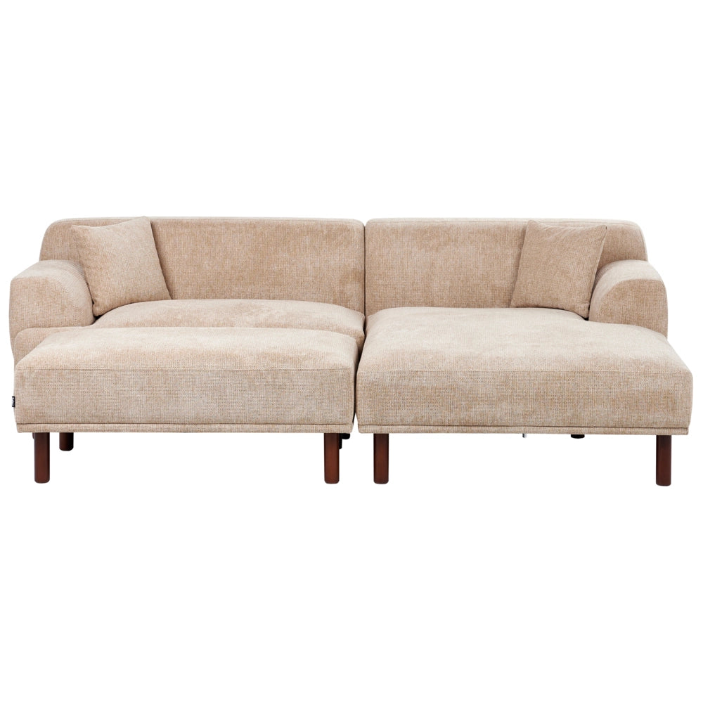 Divano ad angolo sinistro in tessuto beige lato sinistro con pouf e gambe in legno stile minimalista