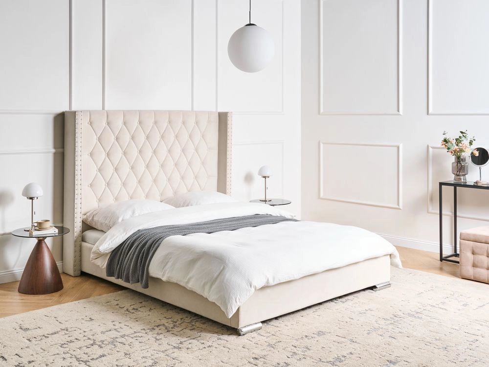 Letto matrimoniale a doghe velluto bianco sporco imbottito trapuntato poggiatesta 160 x 200 cm stile glamour elegante