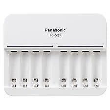 Panasonic 52063E00 Caricatore per Batterie NiMH AA AAA con Display LED e Controllo Singolo 8 Canali Indipendenti colore Nero