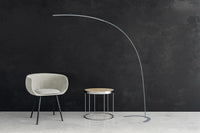 Piantana da Interno a LED in Metallo Titanio