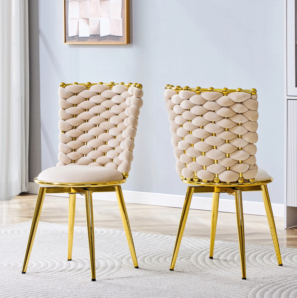 Sedia da pranzo in velluto beige con schienale intrecciato e gambe dorate, stabile e confortevole
