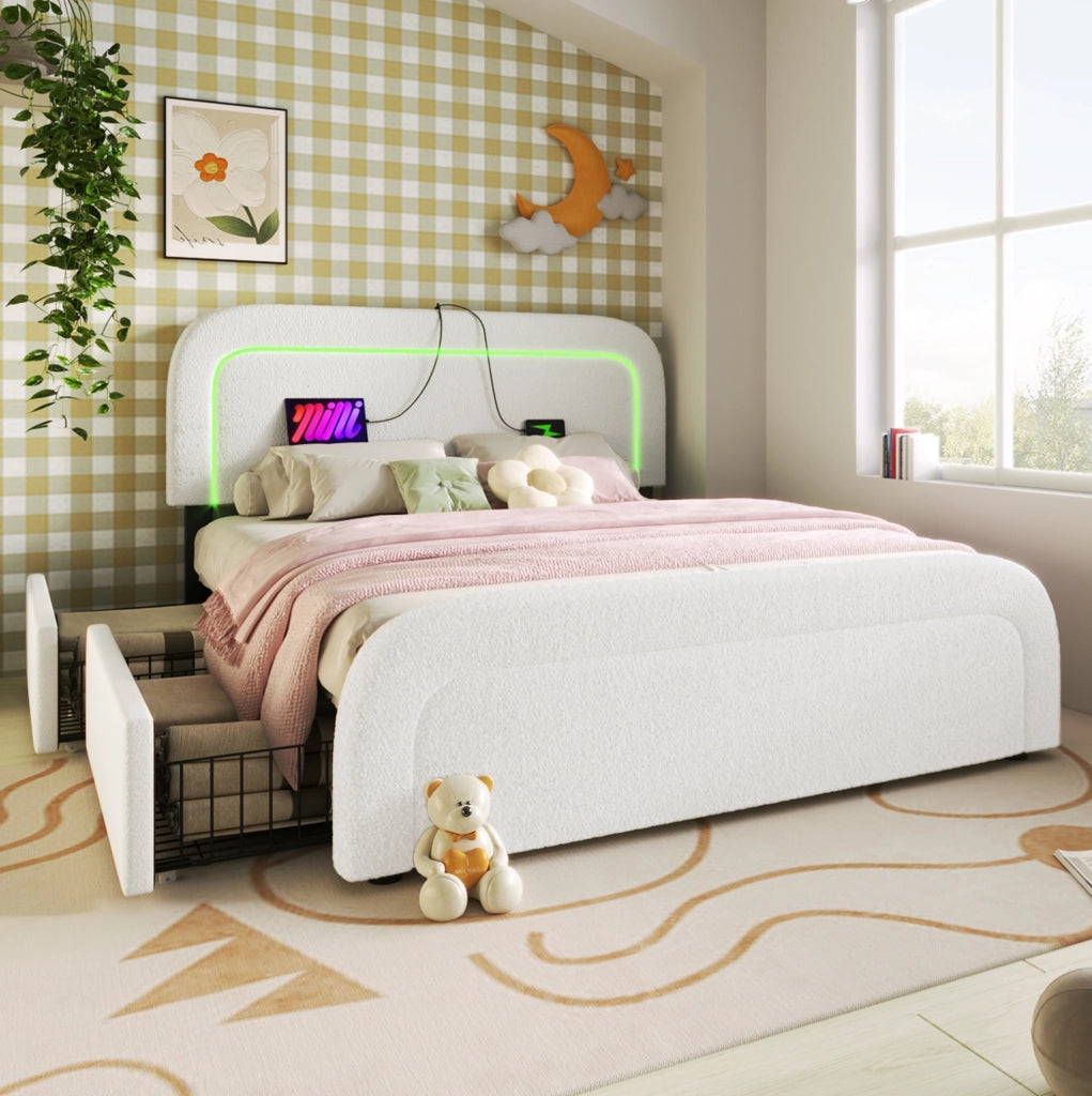 Letto matrimoniale 140x200 cm con LED; USB e USB C; 4 cassetti; tessuto sherpa bianco