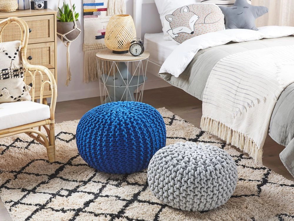 Pouf ottomana blu in cotone lavorato a maglia perline EPS riempimento rotondo piccolo poggiapiedi 50 x 35 cm