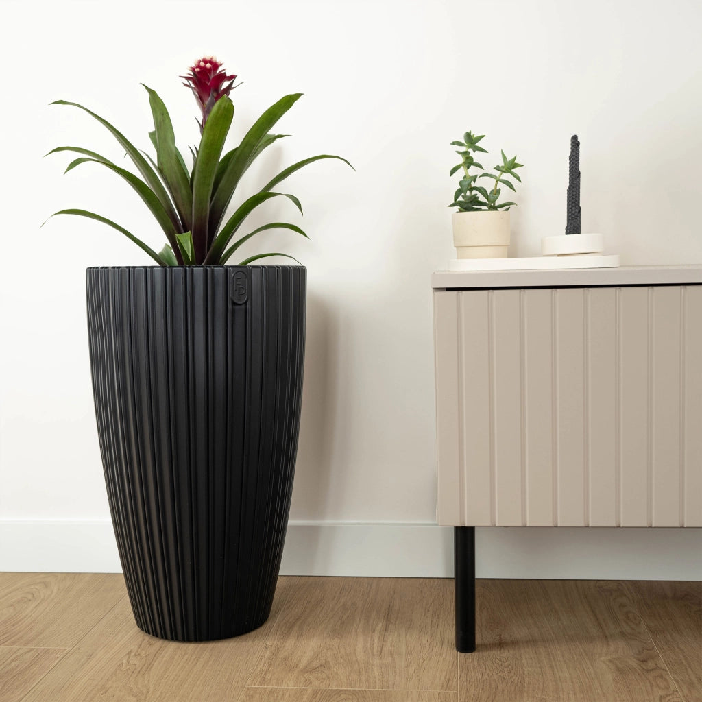 Vaso da fiori KADAX 30 cm con coperchio e inserto, vaso da fiori in plastica nero