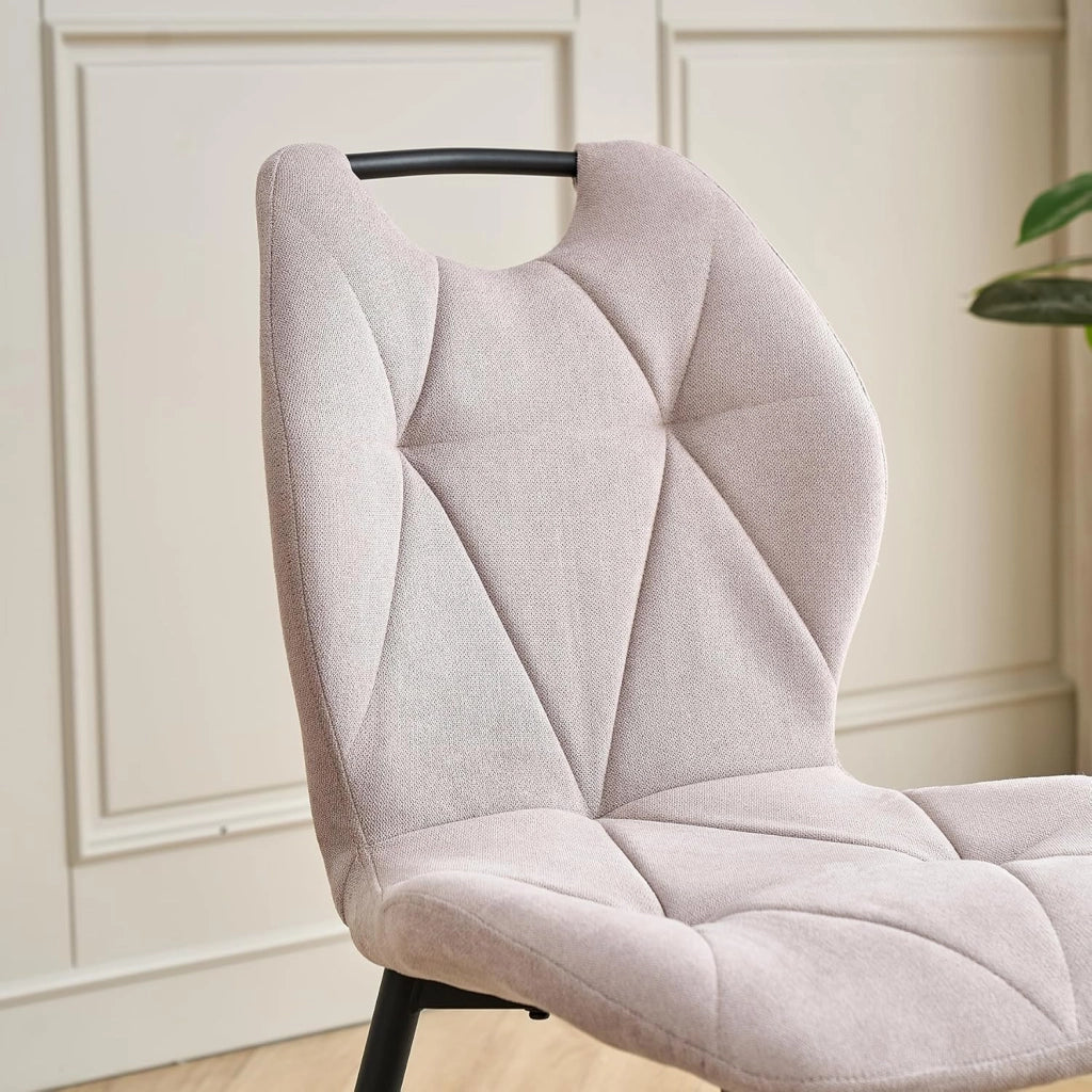 GrandCA HOME Set da 5 Pezzi Tavolo e Sedie da Pranzo, Tavolo Rotondo da 100 cm con 4 Sedie Imbottite Moderne, Adatto Per Sale da Pranzo e Cucine Soggiorno (Motivo Marmo+ Beige)