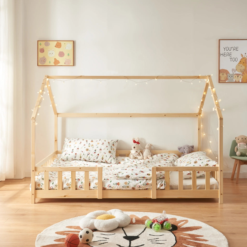Letto per Cameretta Sisimiut a Forma di Casetta con Materasso 140x200 cm Color Legno Naturale [en.casa] [neu.haus]