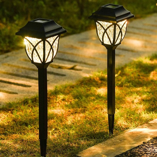 Set di due lampade solari a forma quadrata per esterno, con sensori di movimento e piedini di fissaggio per palo, adatti per recinzioni in legno, colonne di terrazza e marciapiedi.