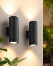 Lampada da Parete Idroresistente IP44 per Interno e Esterno - Cappello in Metallo - Illuminazione Esterna per Patio Garage Terrazza Giardino - Set da 2 Nero