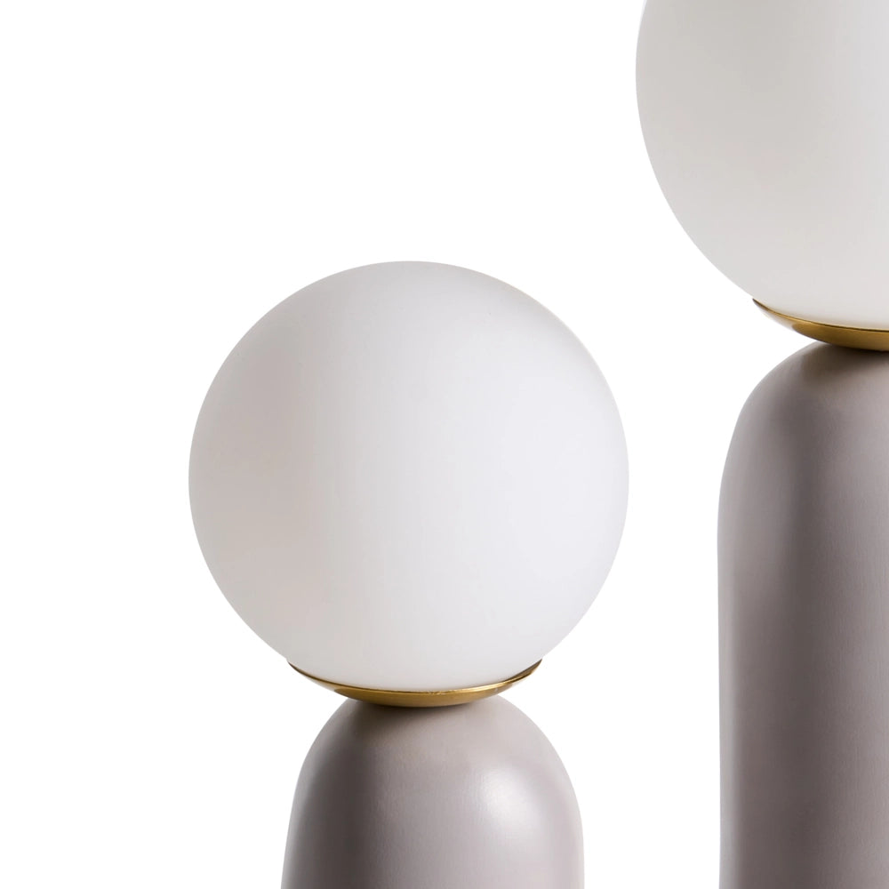 Lampada da tavolo Base in resina grigio Paralumi in vetro rotondi Doppio paralume Base a U