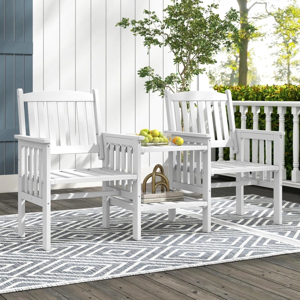 Set Tavolo e Sedie da Giardino con Foro per Ombrellone, Set di Mobili a 2 Posti in Legno Abete, Tavolino a 2 Ripiani, Sedia Portata 150 kg, Tavolino Portata 30+30 kg
