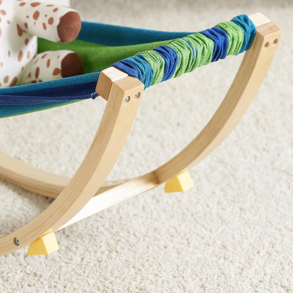 Amaca da Giardino Sdraio a Dondolo per Bambini Poltroncina per Bambini Lettino Prendisole in Legno con Dispositivi di Sicurezza per Cameretta o Giardino 122x36x48cm KMB16-J
