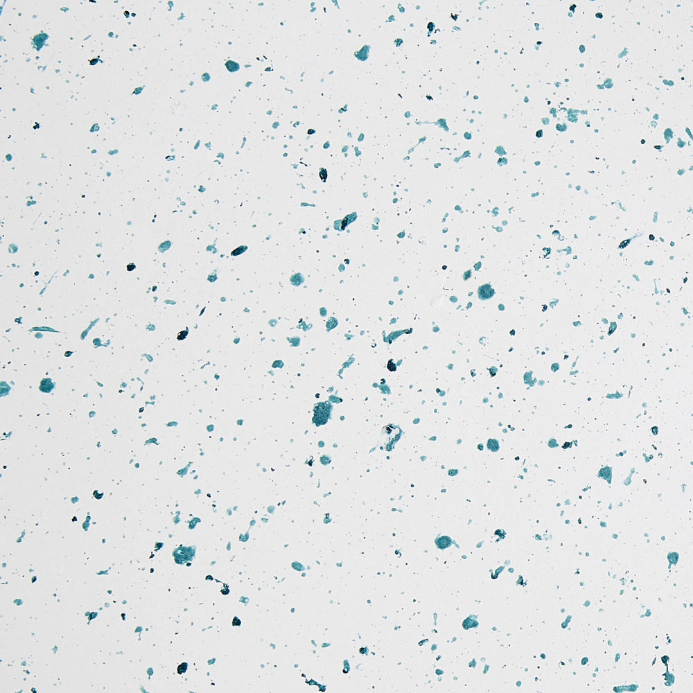 Tavolino d'accento bianco con effetto terrazzo in fibra di vetro MgO con piano rotondo a forma di clessidra resistente alle macchie UV, alla ruggine, all'acqua e al vento, moderno per il soggiorno all'aperto.