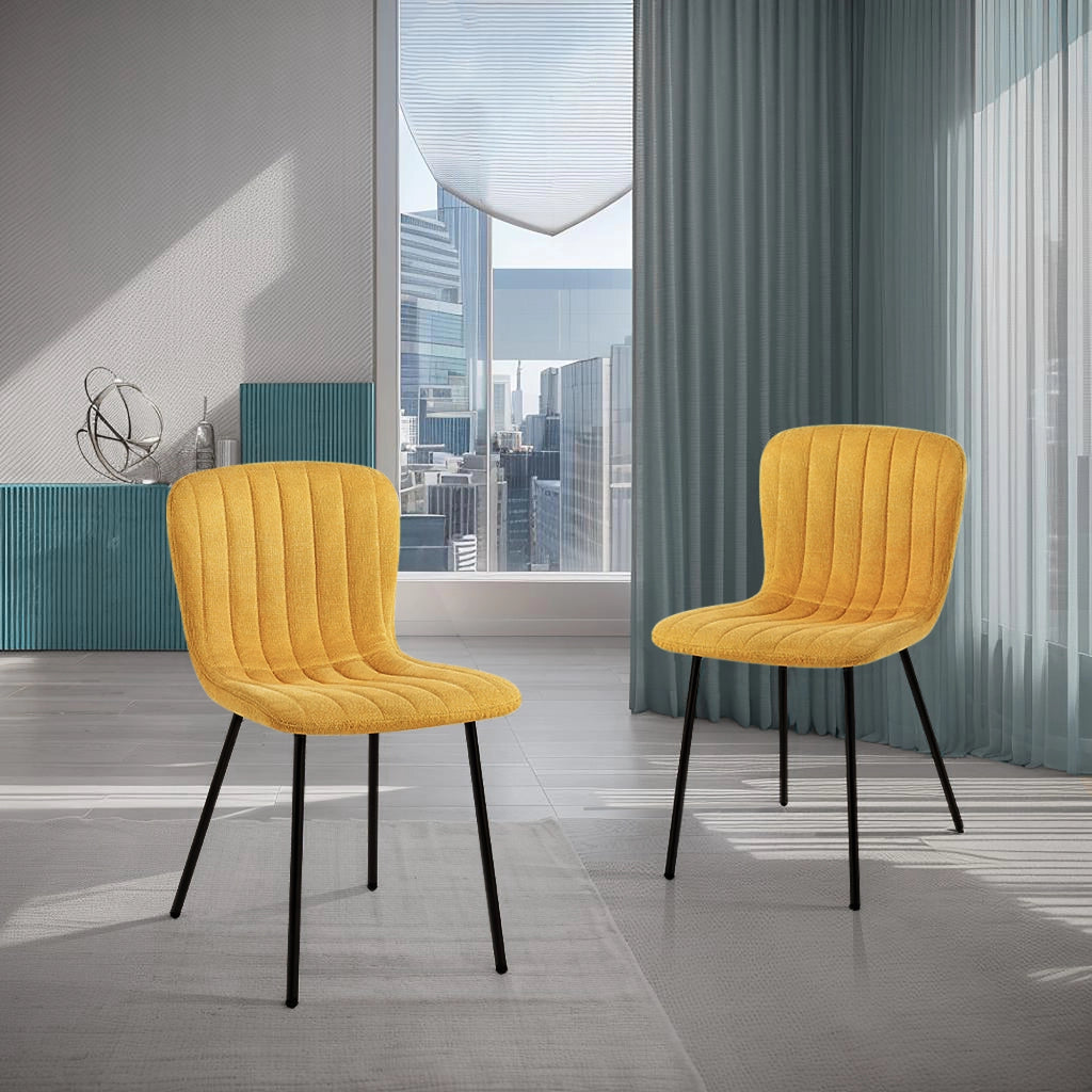 Sedia KARYA YELLOW in velluto giallo con gambe nere in metallo