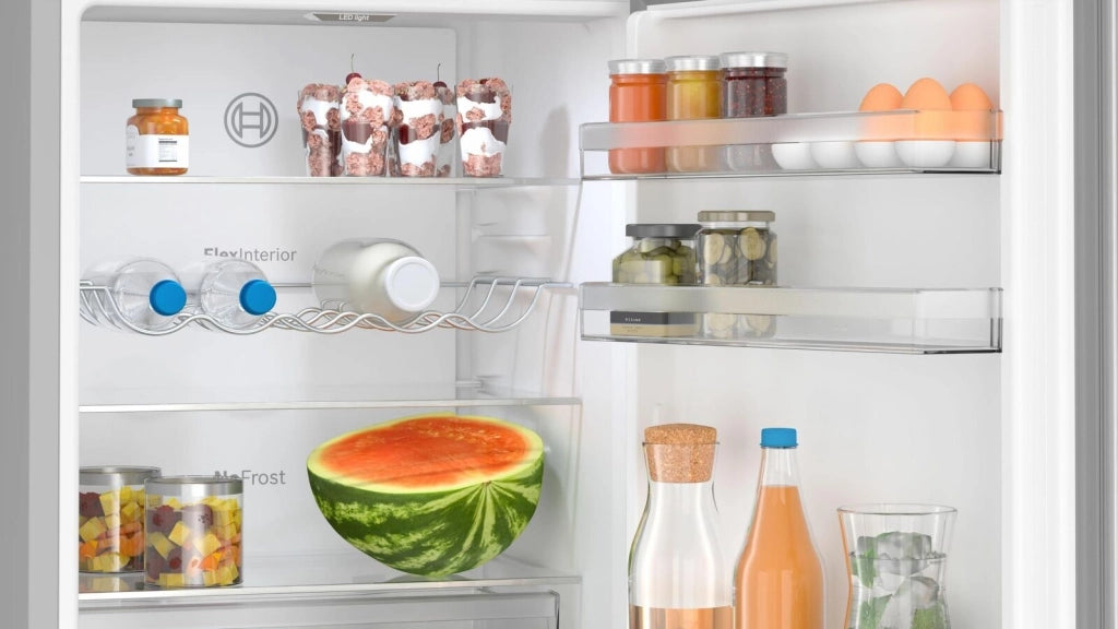 Bosch KGN367LDF Serie 4 Frigorifero Combinato 321 L 186 cm Classe D 35 dB Total No Frost Perfect Fit (186x60x66 cm) colore Acciaio Inox