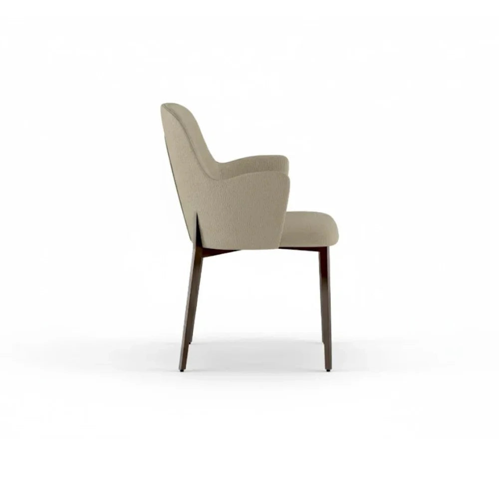 Set di 4 sedie da pranzo imbottite in tessuto beige Hug con struttura in metallo facili da pulire | Duzzle
