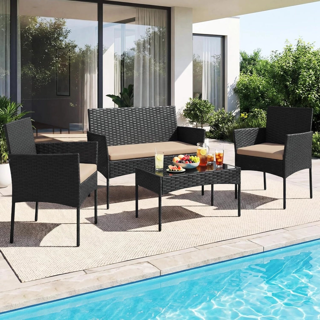 Set Salotto da Giardino 4 Pezzi, Divanetto da Esterno in Rattan PE con 2 Poltrone e Tavolino con Piano in Vetro Temperato, Cuscini Imbottiti e Telaio Metallo per Terrazzo e Balcone (Giallo)