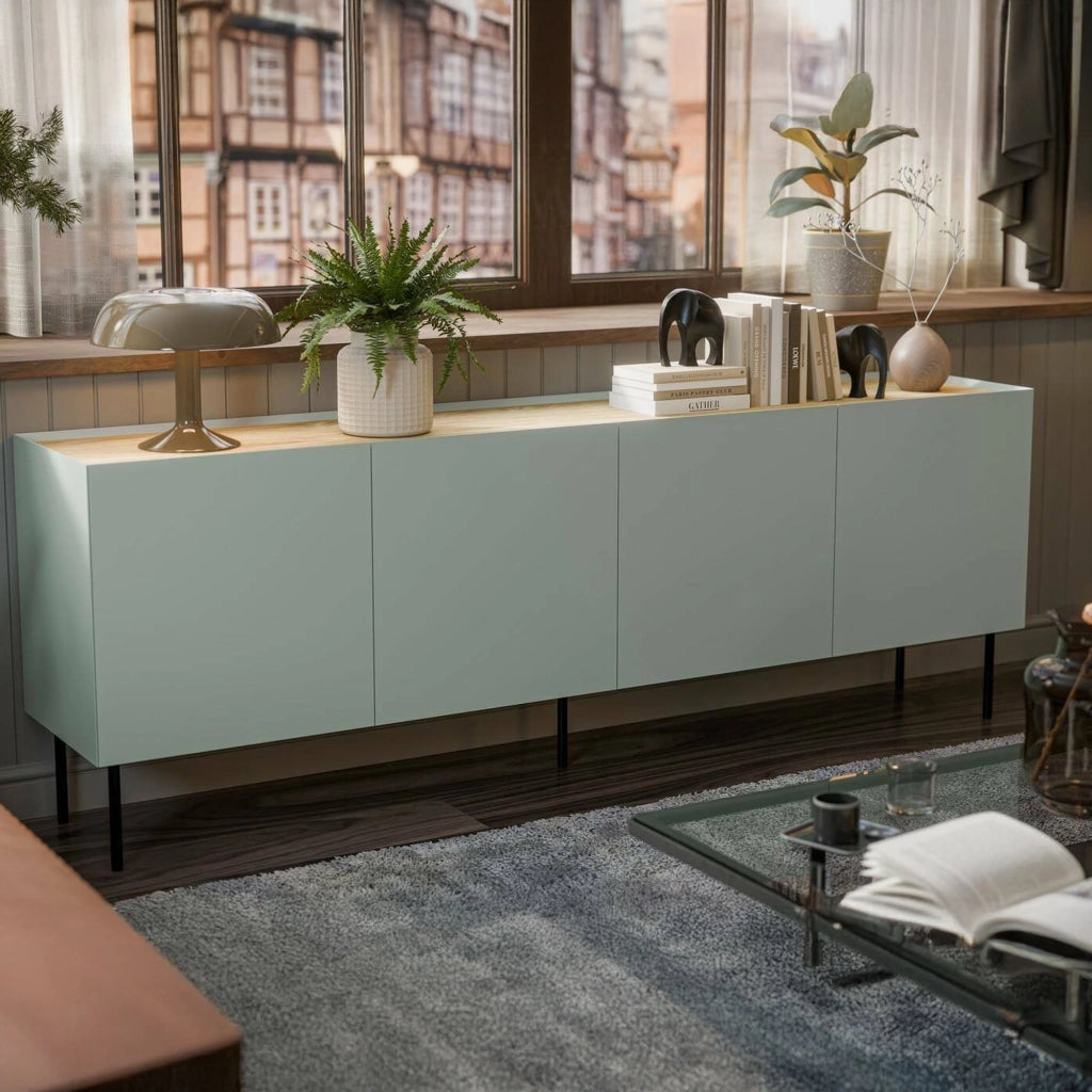 Credenza Sagrado, Madia da salotto con quattro ante battenti e vani interni, Rialzata da terra, 200x40 h70 cm, Verde e Rovere