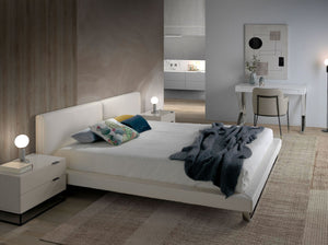 Comodino in legno grigio e acciaio nero