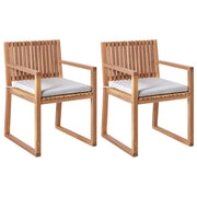 Set di 2 sedie da pranzo da giardino per esterni in legno d'acacia con cuscini grigio chiaro resistente agli agenti atmosferici dal design classico