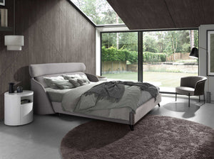 Comodino in legno bianco