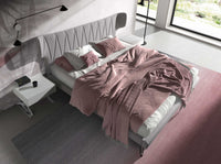 Comodino in legno bianco e acciaio cromato