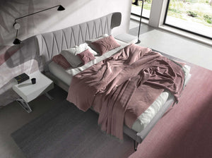 Comodino in legno bianco e acciaio cromato