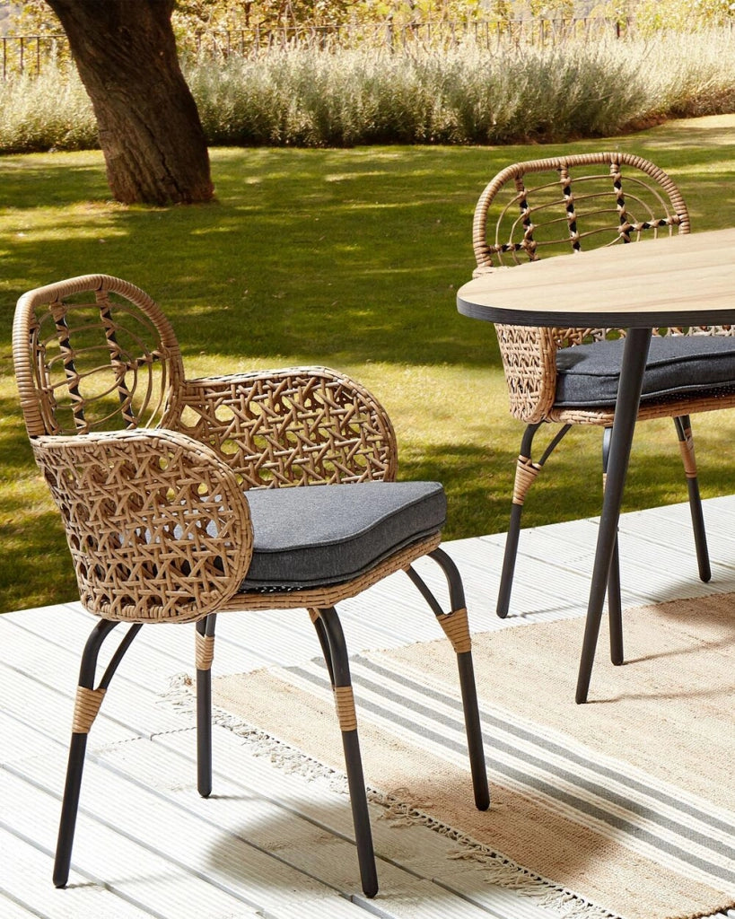 Set di 2 sedie in rattan con cuscino di seduta naturale intrecciato stile boho esterno interno giardino