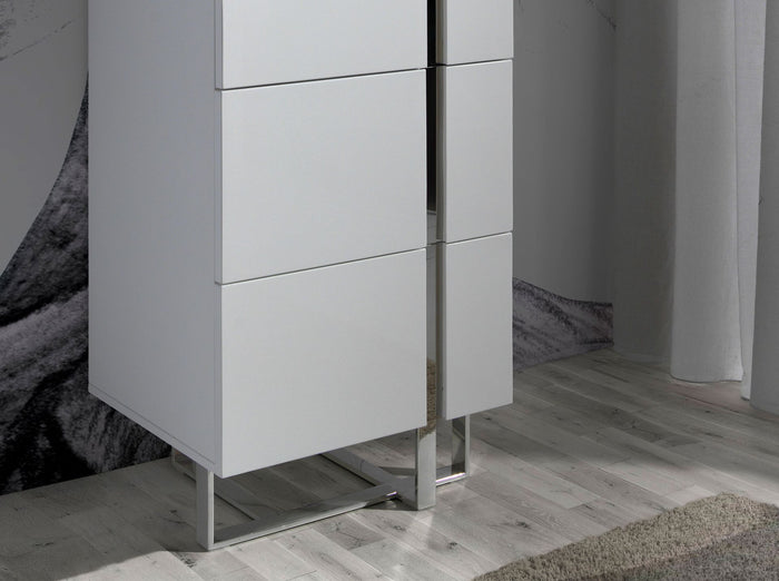 Chiffoniera in legno bianco e acciaio cromato