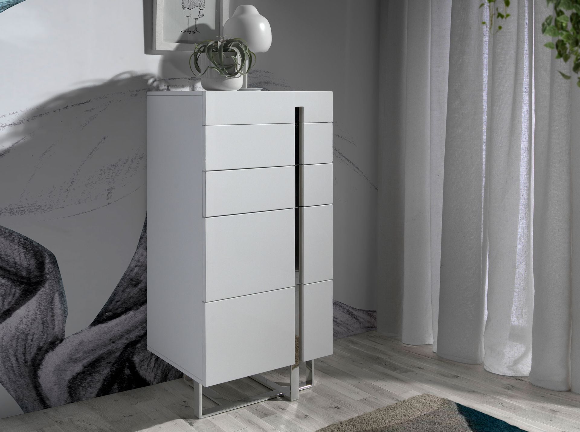 Chiffoniera in legno bianco e acciaio cromato