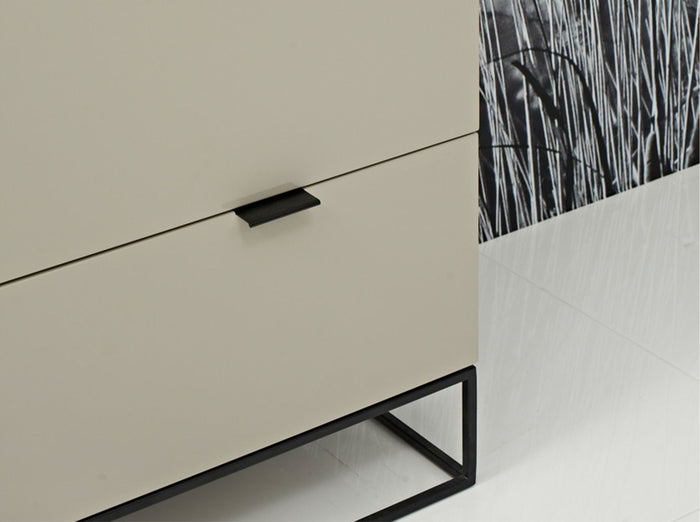 Cassettiera legno grigio e acciaio nero