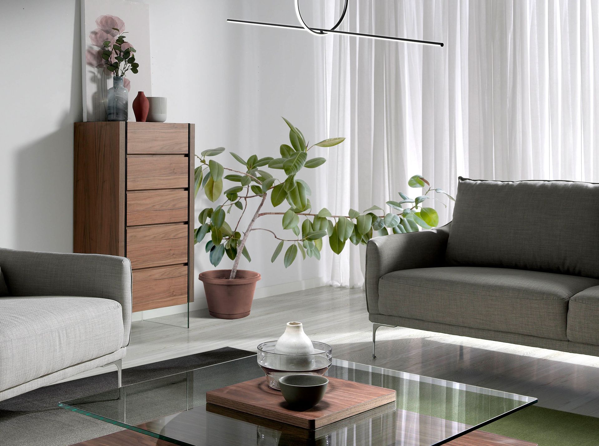 Chiffoniera in noce e vetro temperato